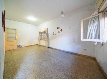 Casa · 127m² · 4 Ambientes · 2 Cocheras · Casa Tres Dorm. en Venta en Barrio Belgrano