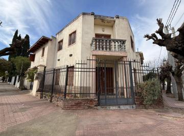 Casa · 307m² · 6 Ambientes · 2 Cocheras · Venta Casa 4 Dorm. La Calera Apta Credito