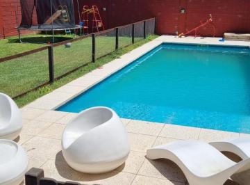 Casa · 172m² · 4 Ambientes · 3 Cocheras · Venta Casa Pileta Quincho 4 Amb. - C. Spegazzini
