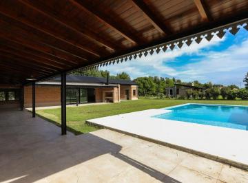 Casa · 171m² · 5 Ambientes · 2 Cocheras · Casa Estrenar Santa Catalina Lujan Permuta Pileta