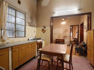 Casa · 174m² · 7 Ambientes · Venta Casa 7 Amb. a Refaccionar Parque Chacabuco
