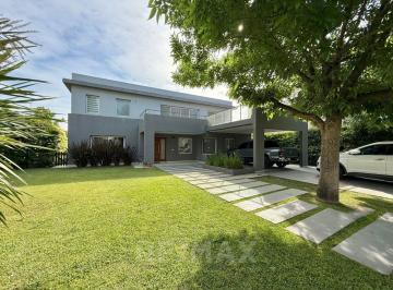 Casa · 246m² · 7 Ambientes · 1 Cochera · Venta Casa La Lomada Pilar 6 Amb + Dependencia