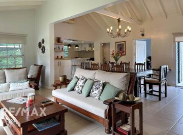 Casa · 190m² · 6 Ambientes · 2 Cocheras · Casa en Venta 6 Ambientes con Pileta, Los Lagartos