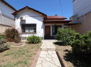 Casa · 188m² · 5 Ambientes · 2 Cocheras · Venta Casa 5 Ambientes Gran Jardin Cocheras Morón
