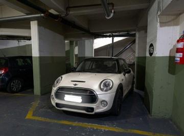 Garage · 13m² · Cochera Boxfija Cubierta en Venta - 13 m² - Abasto