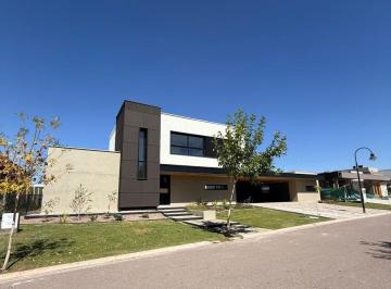 Casa · 255m² · 6 Ambientes · 3 Cocheras · Venta Casa Gran Boedo
