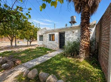 Casa · 110m² · 4 Ambientes · 2 Cocheras · Casa en Venta de 4 Ambientes en Las Heras, Mendoza