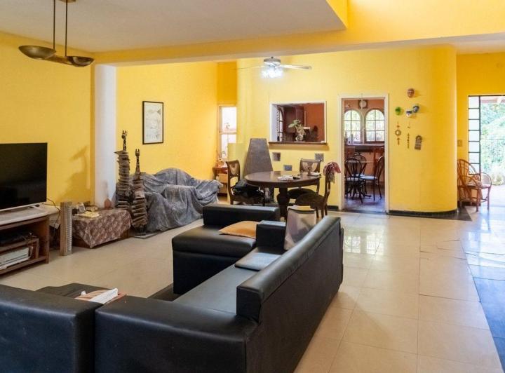 Casa · 175m² · 4 Ambientes · 1 Cochera