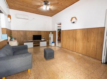 Casa · 120m² · 3 Ambientes · 1 Cochera · Casa en Venta 2 Dorm. Barrio Azcuénaga