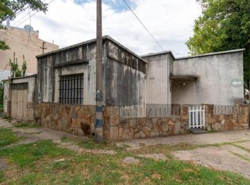 Casa · 120m² · 3 Ambientes · 1 Cochera · Casa Venta 2 Dormis. B. Azcuénaga (Oeste), Rosario