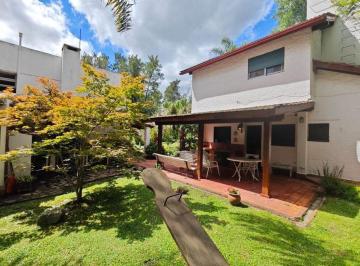 Casa · 245m² · 6 Ambientes · 3 Cocheras · Venta Casa en Barrio Cerrad C. U. b. E Frente Al Lago