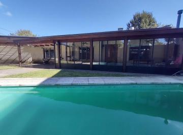 Casa · 182m² · 4 Ambientes · 2 Cocheras · Casa 4 Amb con Pileta y Quincho en Derqui Pilar