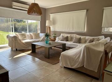 Casa · 253m² · 6 Ambientes · 4 Cocheras · Venta Casa en Terravista 4 Dorm.