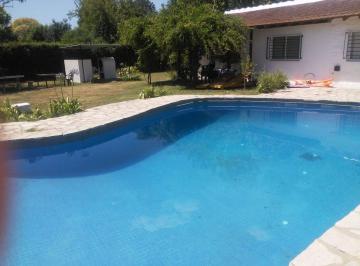 Quinta vacacional · 108m² · 5 Dormitorios · 3 Cocheras · Venta Lote Quinta con 2 Casas en El Trébol Ezeiza