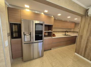 Casa · 93m² · 4 Ambientes · 2 Cocheras · Venta Casa 4 Ambientes, Pilar con Cochera