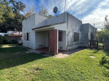 Casa · 450m² · 3 Ambientes · 1 Cochera · Casa a La Venta en Santo Tomé