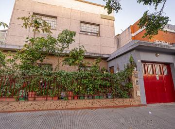 Casa · 212m² · 4 Ambientes · 1 Cochera · Casa de Cuatro Ambientes en Liniers