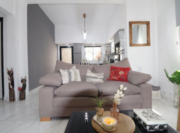 PH · 56m² · 3 Ambientes · Venta Excelente PH Reciclado a Nuevo 3 Ambientes