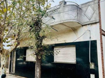 Casa · 135m² · 6 Ambientes · Venta Casa a Reciclar en Terreno Propio Avellaneda
