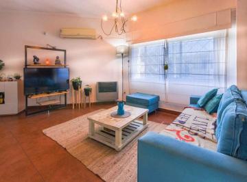 Casa · 115m² · 6 Ambientes · 1 Cochera · Casa 6 Amb Venta Lomas del Mirador Cochera Terraza