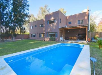 Casa · 220m² · 7 Ambientes · 2 Cocheras · Casa en Alquiler en Barrio Las Chacras Maschwitz