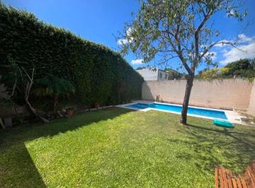 Casa · 85m² · 3 Ambientes · 1 Cochera · Casa en Alquiler en City Bell