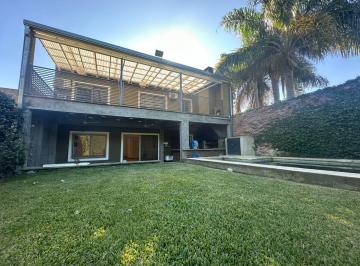 Casa · 240m² · 6 Ambientes · 2 Cocheras · Casas en Venta Gonnet