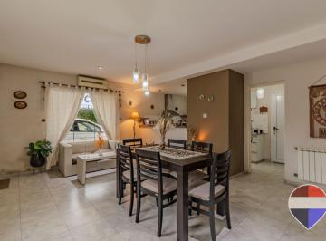 Casa · 90m² · 4 Ambientes · 1 Cochera · Casa en Venta en Villa Elisa