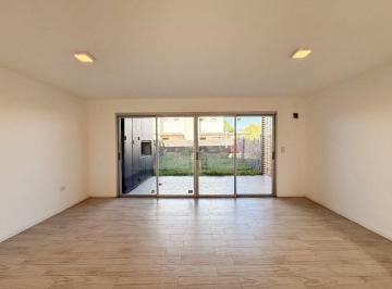 Casa · 75m² · 3 Ambientes · 1 Cochera · Venta Duplex Dos Dorm. con Parque, City Bell
