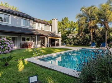 Casa · 240m² · 4 Ambientes · 2 Cocheras · Casa en Venta Haras del Sur 1