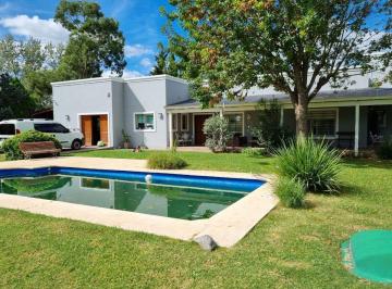 Quinta vacacional · 178m² · 3 Dormitorios · 1 Cochera · Casa en Venta Chascomús