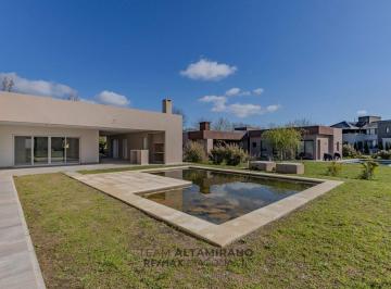 Casa · 180m² · 6 Ambientes · 2 Cocheras · Casa en Venta a Estrenar
