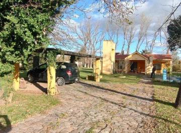Casa · 60m² · 2 Ambientes · 3 Cocheras · Venta Casa Pueblo Esther. Zona Rio. Apto Credito.