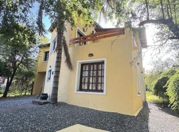 Casa · 140m² · 10 Ambientes · 1 Cochera · Venta Casa 4 Dorm. Talar de Mendiolaza