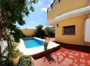 Casa · 405m² · 15 Ambientes · 1 Cochera · Venta Inversion Casa y 5dtos Retorno 10 Porciento