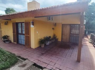 Casa · 174m² · 6 Ambientes · 3 Cocheras · Venta Casa y Dos Deptos Carlos Paz Escritura