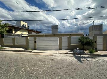 Casa · 180m² · 15 Ambientes · 1 Cochera · Venta Complejo de 3 Deptos 2 Dor Carlos Paz Centro