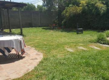 Casa · 80m² · 2 Ambientes · 1 Cochera · Casa con Pileta en Escobar