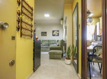 Departamento · 66m² · 3 Ambientes · 1 Cochera · Venta Depto 3 Ambientes con Cochera Monte Castro