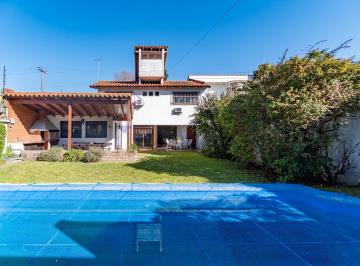 Casa · 184m² · 4 Ambientes · 2 Cocheras · Venta Casa Jardin Piscina Quincho Cochera
