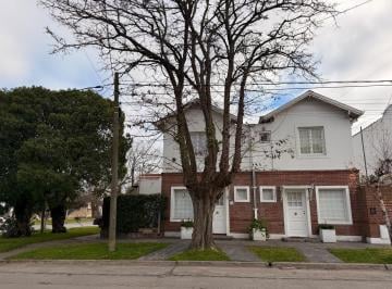 PH · 71m² · 3 Ambientes · 1 Cochera · PH en Chauvin