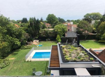 Casa · 509m² · 9 Ambientes · 2 Cocheras · Casa Libertador Al Río Martínez con Renta