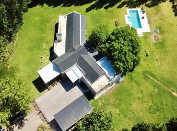 Casa · 250m² · 9 Ambientes · 3 Cocheras · Venta Casa Quinta Cipolletti