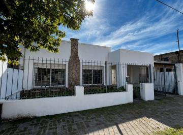 Casa · 55m² · 3 Ambientes · 1 Cochera · Casa 3 Ambientes Venta Carmen de Areco