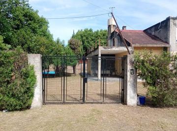 Quinta vacacional · 70m² · 3 Dormitorios · 1 Cochera · Casa Quinta en Venta Merlo