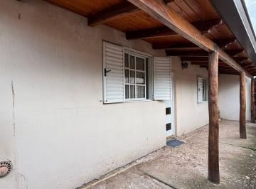 Casa · 85m² · 8 Ambientes · 1 Cochera · Venta Casa Interna 2 Dorm. - Centro Humboldt