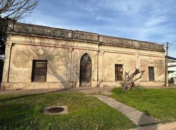 Casa · 200m² · 4 Ambientes · Venta Casa con Gran Terreno Centro Humboldt