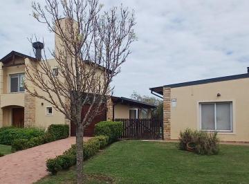 Casa · 342m² · 5 Ambientes · 1 Cochera · Venta Casa 4 Dorm. Country en Rio Cuarto Cba