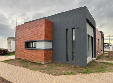 Casa · 95m² · 3 Ambientes · 1 Cochera · Venta de Duplex 2 Dorm Rincones de Manantiales Cba