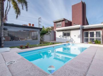 Casa · 218m² · 6 Ambientes · 2 Cocheras · Venta Casa 4 Dorm. Barrio Ayacucho Córdoba